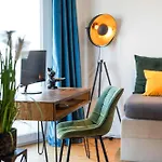 Yaystay - Comfy Lofts In アパート *