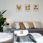 Yaystay - Comfy Lofts In アパート