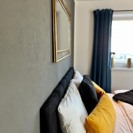 Uniqe I 90qm I Terrasse Apartment *