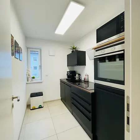 Apartment 90m2 Loft I Kaffee I Terrasse I E-parkplatz I 65' Smart Tv Rosenheim