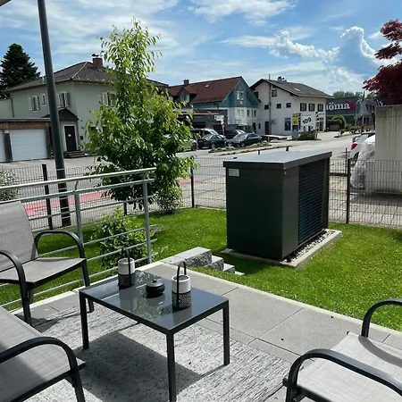 90m2 Loft I Kaffee I Terrasse I E-parkplatz I 65' Smart Tv