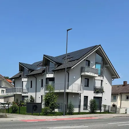 90m2 Loft I Kaffee I Terrasse I E-parkplatz I 65' Smart Tv Apartment Rosenheim