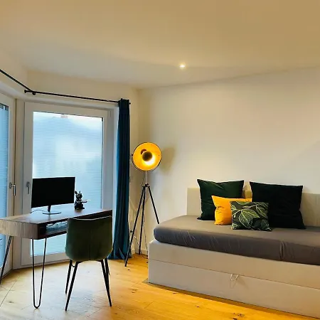 Apartment 90m2 Loft I Kaffee I Terrasse I E-parkplatz I 65' Smart Tv Rosenheim