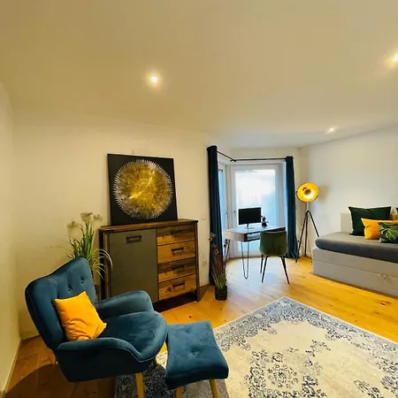 90m2 Loft I Kaffee I Terrasse I E-parkplatz I 65' Smart Tv