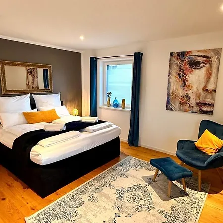 90m2 Loft I Kaffee I Terrasse I E-parkplatz I 65' Smart Tv Apartment