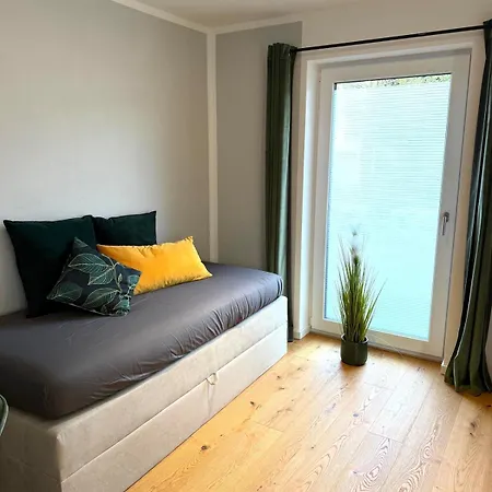 Apartment 90m2 Loft I Kaffee I Terrasse I E-parkplatz I 65' Smart Tv Rosenheim