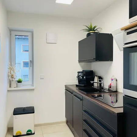 90m2 Loft I Kaffee I Terrasse I E-parkplatz I 65' Smart Tv Apartment *