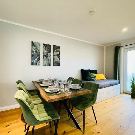 90m2 Loft I Kaffee I Terrasse I E-parkplatz I 65' Smart Tv Apartment Rosenheim