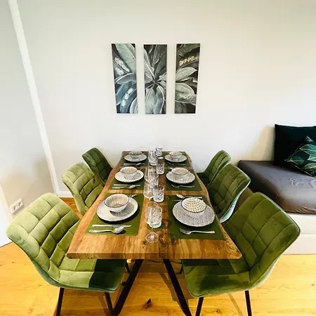 90m2 Loft I Kaffee I Terrasse I E-parkplatz I 65' Smart Tv *